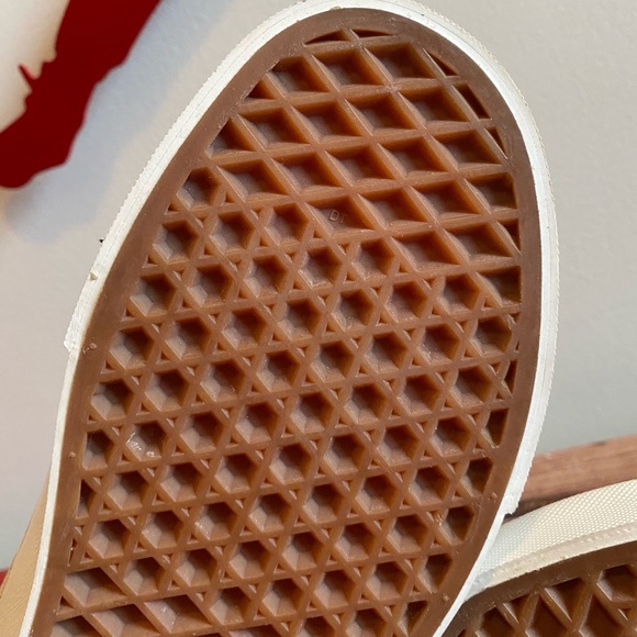 Vans.   Off the wall - Picture 10 of 13